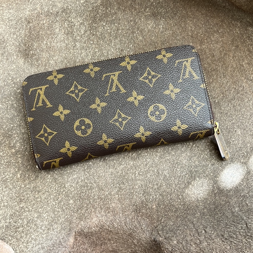 LOUIS VUITTON Zippy Wallet Long Monogram - Picture 3 of 14